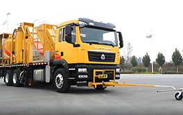 Véhicule de marquage routier thermoplastique ACE prêt pour le transport et l'utilisation