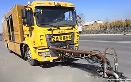 Équipement d'entretien routier ACE pour le décapage de peinture thermoplastique