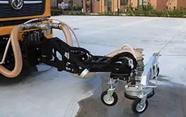 Système d'aspiration et d'effacement de marquage routier ACE pour un chantier propre