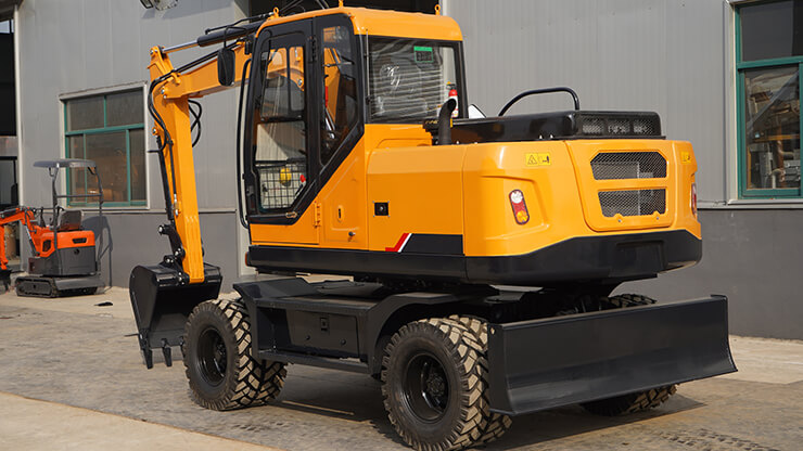 Fabricant de Pelle sur Pneus 750L