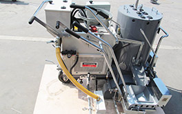 machine de marquage routier thermoplastique automotrice