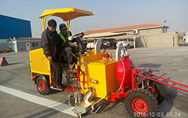 Machine de marquage routier thermoplastique