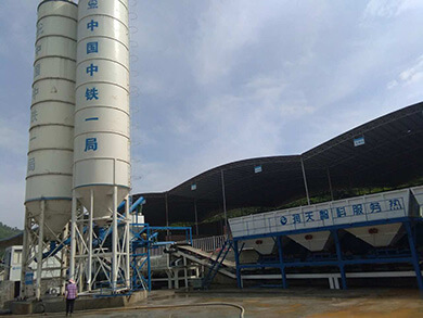 Centrale à béton à malaxage par vibration dans la province de Guangxi, Chine