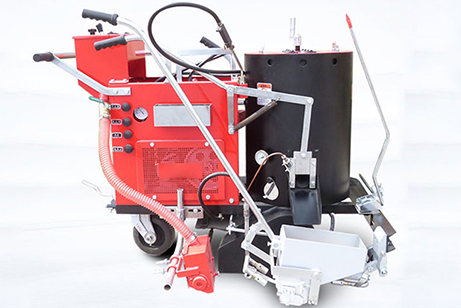 Machine Automotrice de Marquage Routier Thermoplastique à Talochage