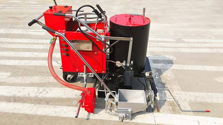 Machine de Marquage Routier Thermoplastique Convexe Automotrice à Vendre