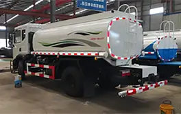 Des camions arroseurs d'eau ont été commandés pour un projet clé à Shangrao, Jiangxi